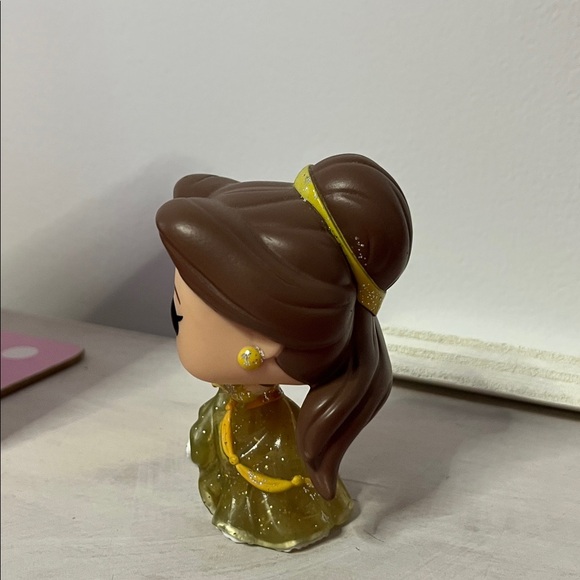 Belle Dancing Glitter Funko Pop! #221 - Picture 4 of 6